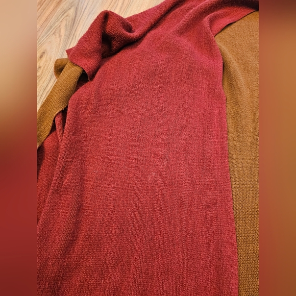 Elegant Brown and Red Women's Sweater - Picture 8 of 9